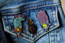 Load image into Gallery viewer, &quot;Bear &amp; Bull&quot; Pin Set by David Welker
